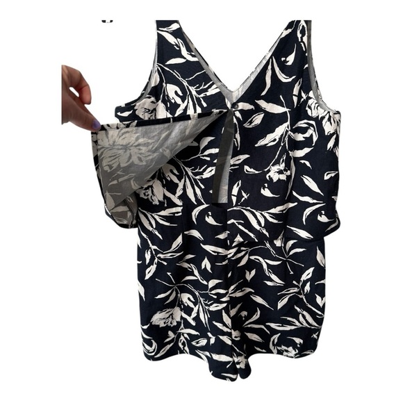 J.O.A Linen Floral Romper Dark Blue White 100% Linen Sleeveless Ruffle Overlay M - Picture 11 of 16